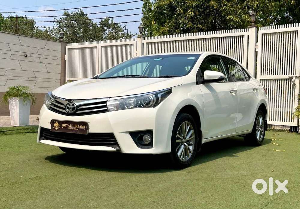 Toyota Corolla Altis 2013-2017 Vl At, 2015, Petrol