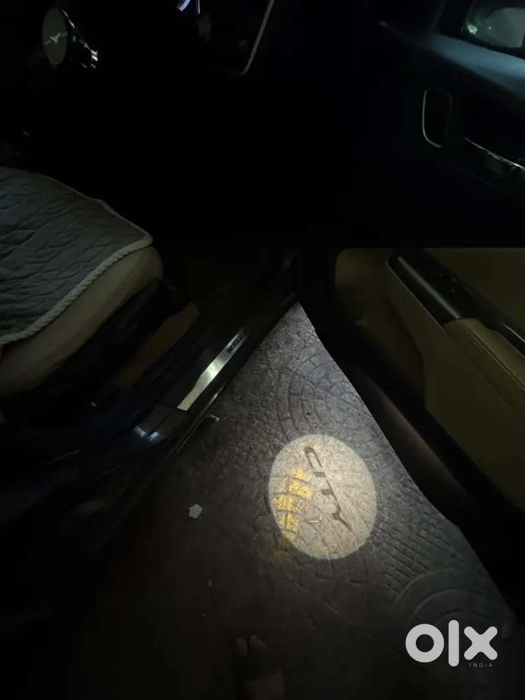 Honda City Vx Cvt 2017 (petrol + Cng, Automatic, Sunroof)