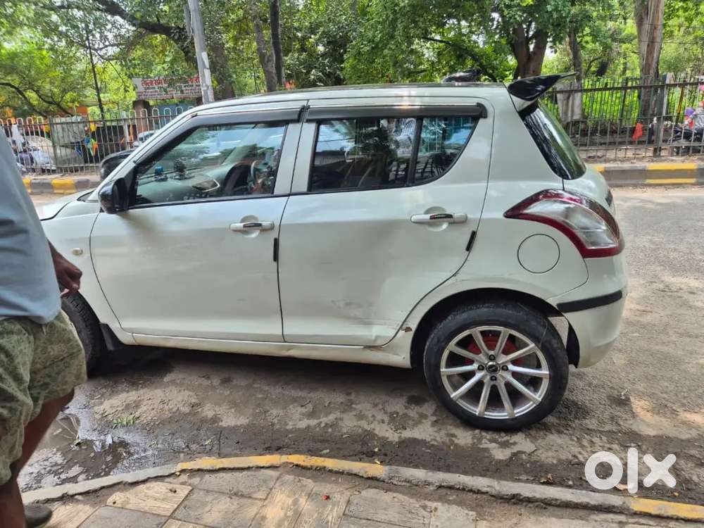 Maruti Suzuki Swift Lxi 2017  Petrol + Cng (on Rc)  New Tyres