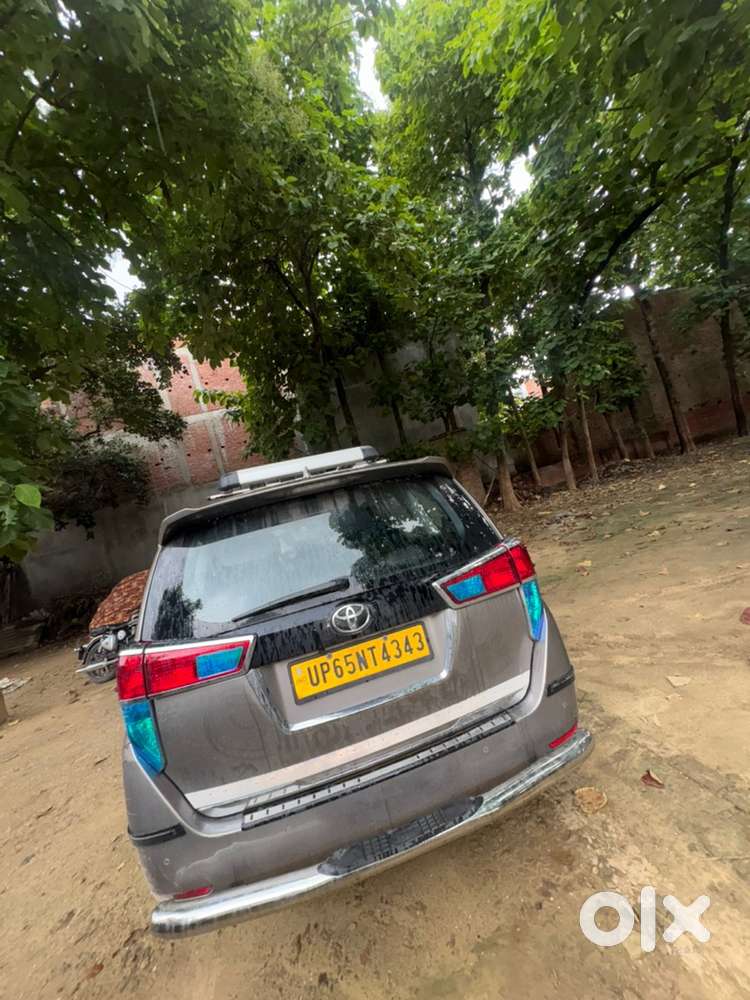 Toyota Innova Crysta 2023