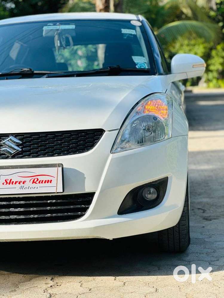 Maruti Suzuki Swift Vxi + Manual, 2012, Petrol
