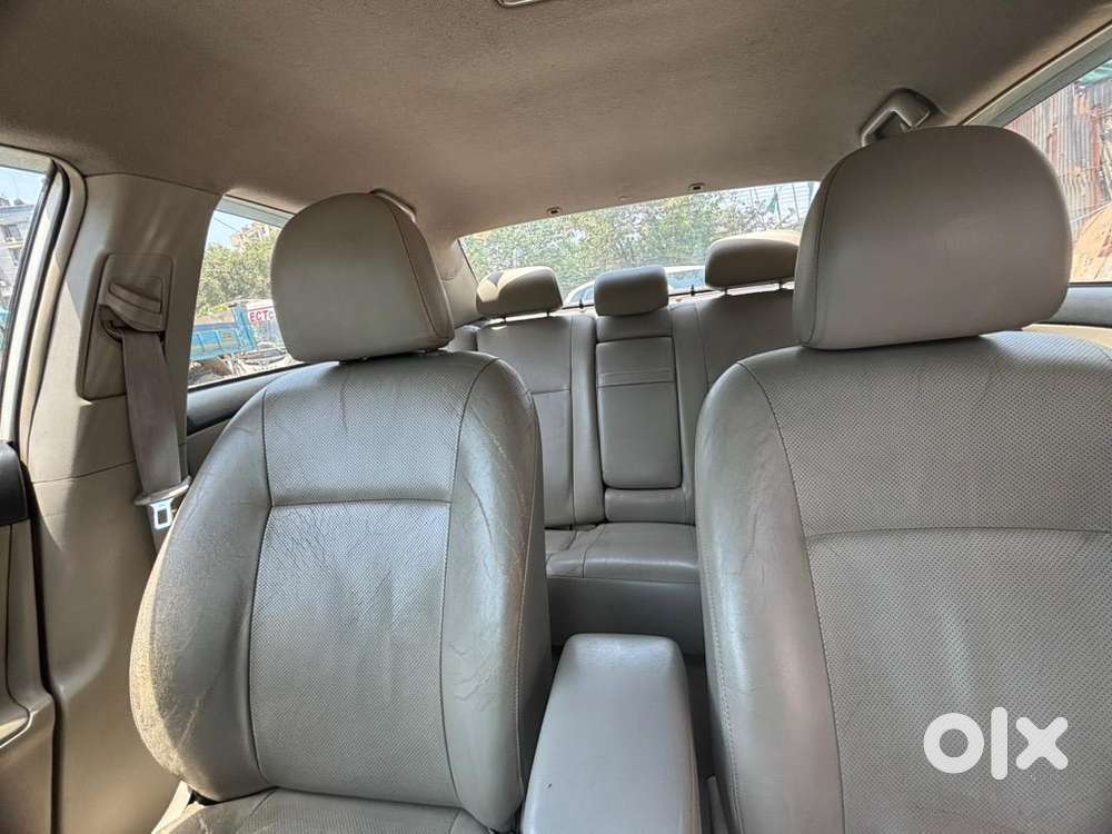 Toyota Corolla Altis 2012 Petrol Well Maintained