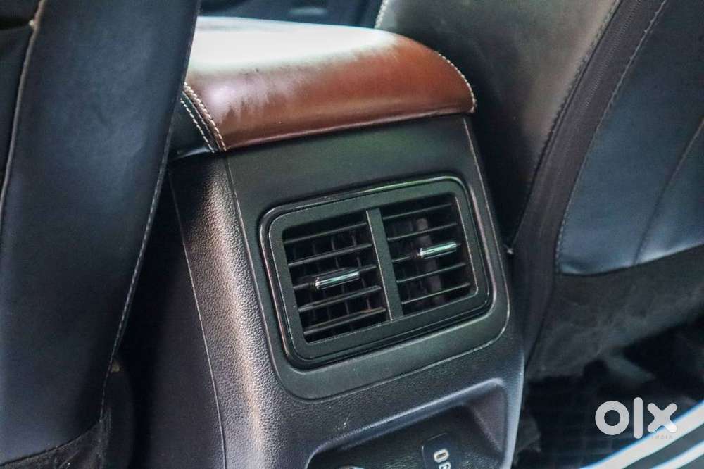 Mahindra Scorpio N Z4 Petrol At 7 Str, 2024, Petrol