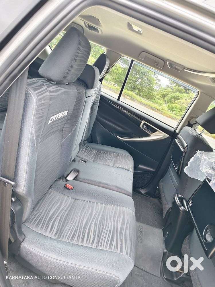 Toyota Innova Crysta [2020-ongoing] 2.4 Vx 8 Str, 2023, Diesel