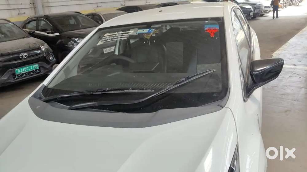 Tata Altroz 1.2 Xe 2023 Petrol, Musich System , Speakers And Back Came