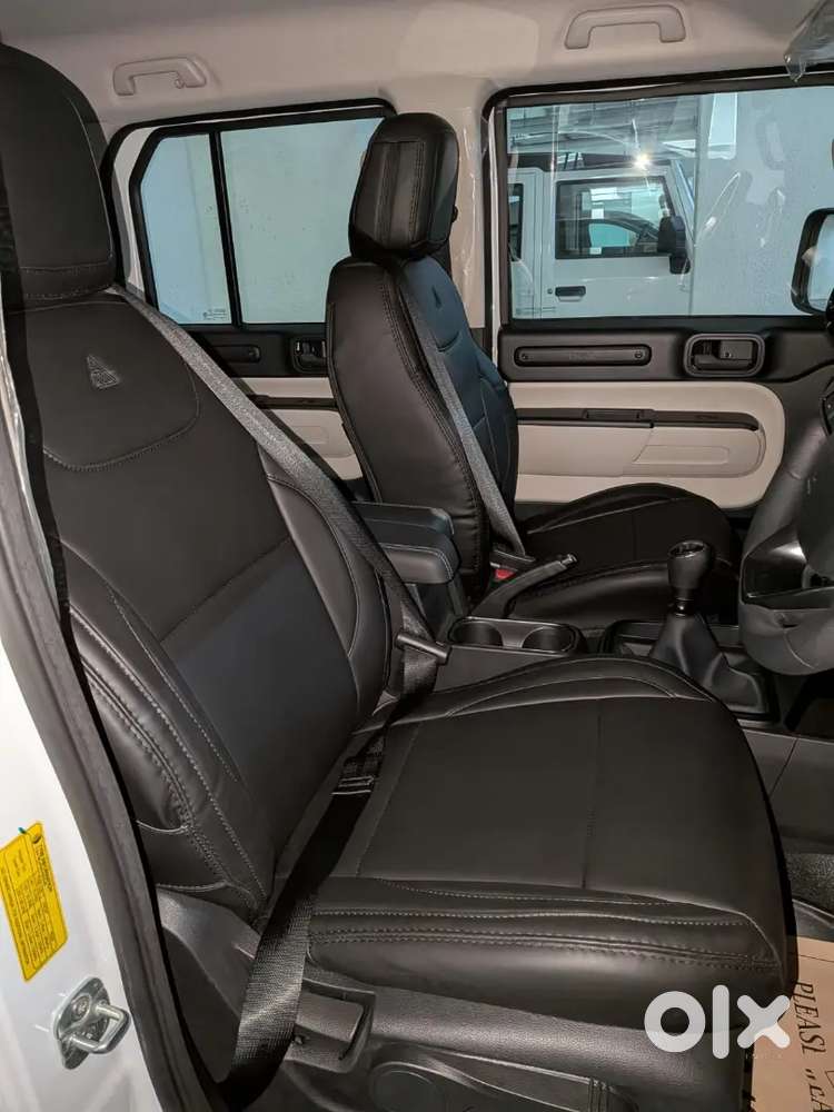 Mahindra Thar Roxx 2025