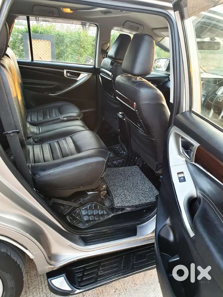 Innova Crysta 2.8z Automatic 1st Owner