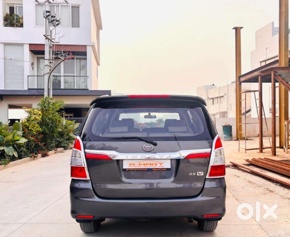 Toyota Innova 2.5 Vx 8 Seater Bs Iv, 2015, Diesel