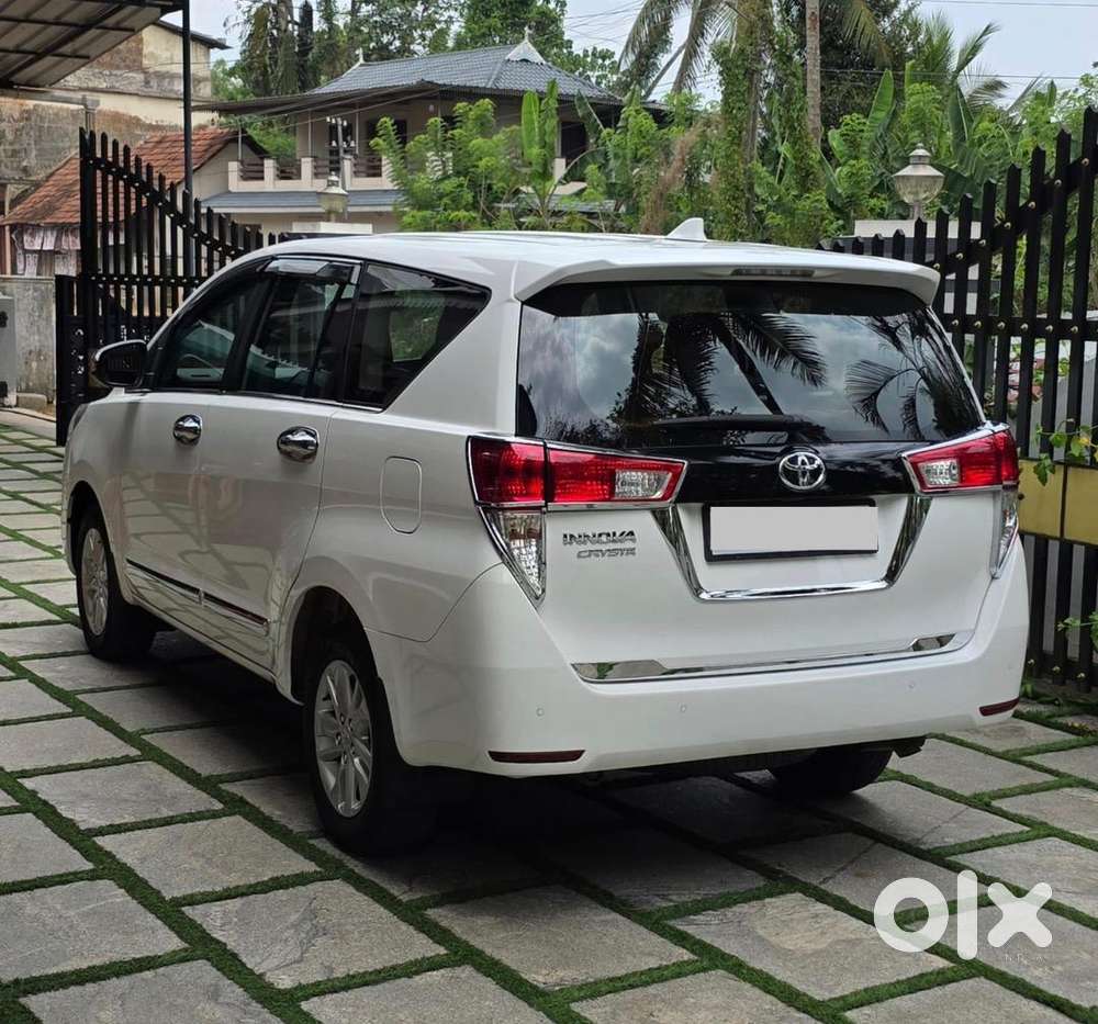 Toyota Innova Crysta 2023