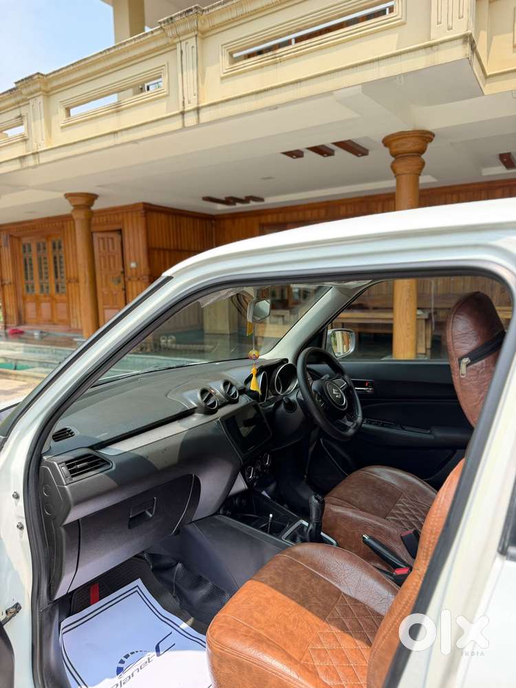 Maruti Suzuki Swift Vxi Optional, 2022, Petrol