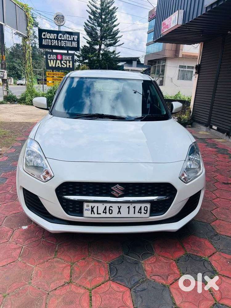 Maruti Suzuki Swift Vxi + Manual, 2022, Petrol