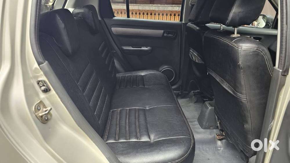 Maruti Suzuki Swift 1.3 Zxi, 2005, Petrol