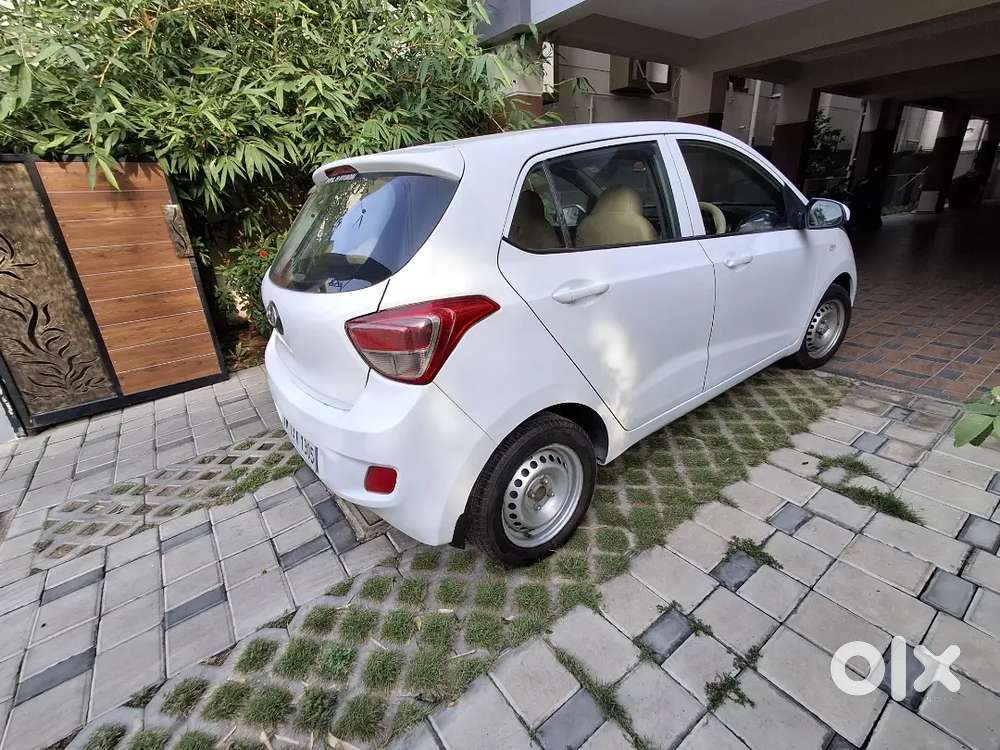 Hyundai Grand I10 Prime 2017 Fully Painted New Seats