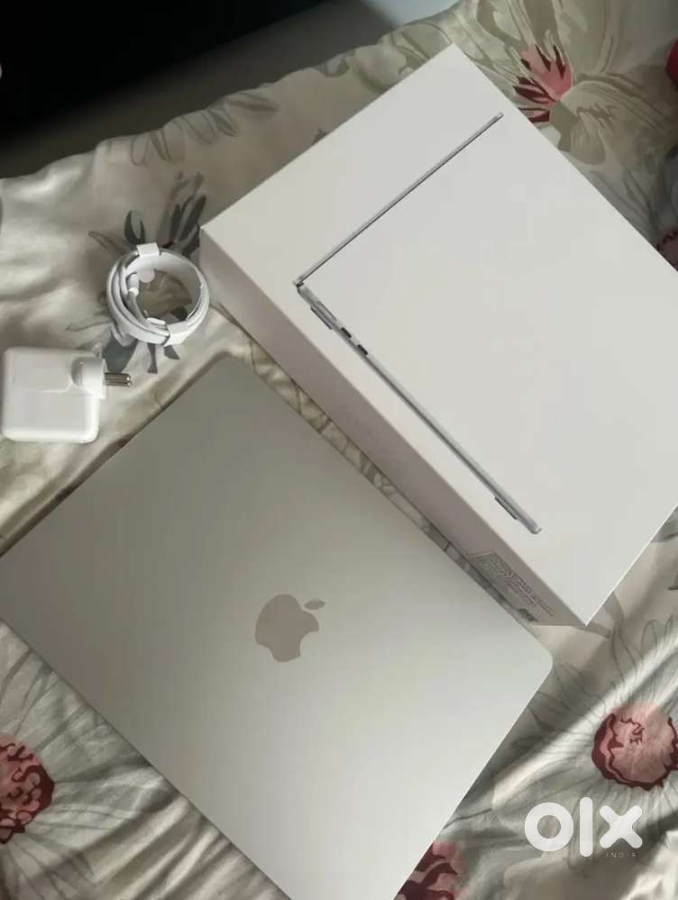 MacBook Air M2 8GB RAM 256GB SSDバッテリー92% Amazon.co.jp: Apple MacBook Air M2 2022 (13 inch, 8 GB RAM, 256 GB