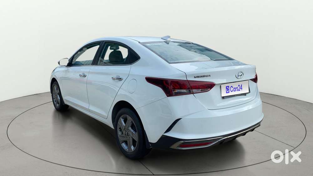 Hyundai Verna 1.5 Sx Vtvt Ivt, 2022, Petrol