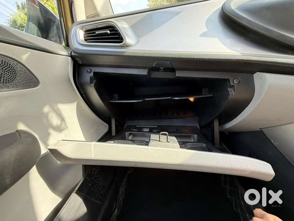 Tata Altroz 2020 Petrol Manual Year