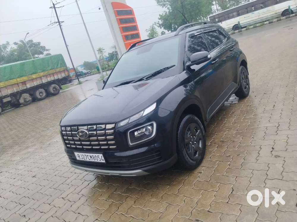 Hyundai Venue Sx 2023 Petrol.   22/12/2023 Model