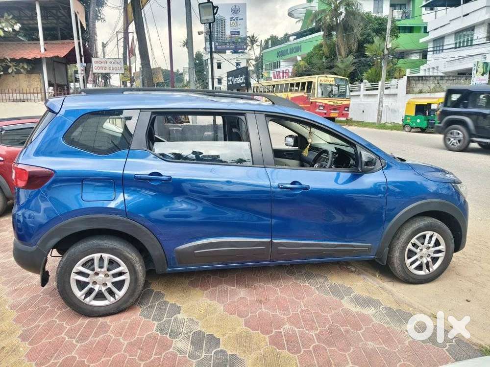 Renault Triber Rxt, 2022, Petrol