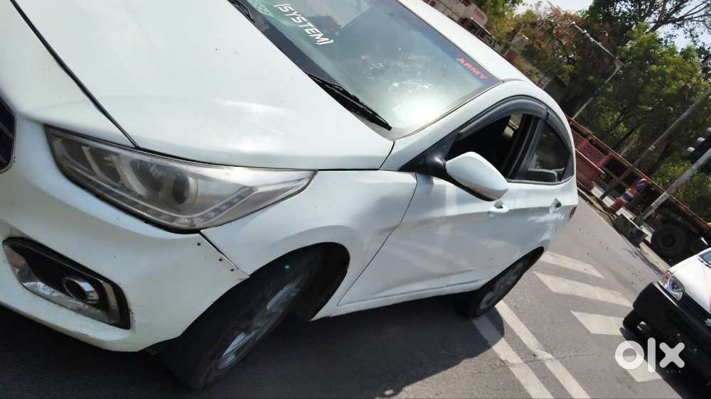 Hyundai Verna 2011 Petrol 100000 Km Driven