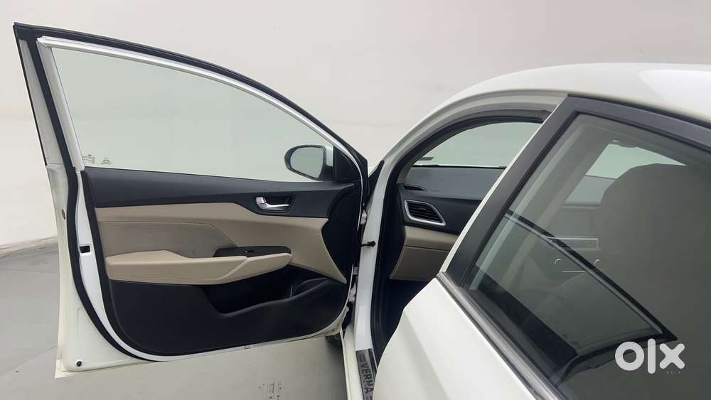 Hyundai Verna [ ] Fluidic 4s 1.6 Crdi Sx (o) At, 2019, Petrol