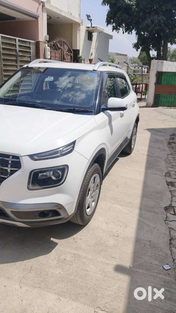 Hyundai Venue 1.2 S Plus, 2022, Petrol