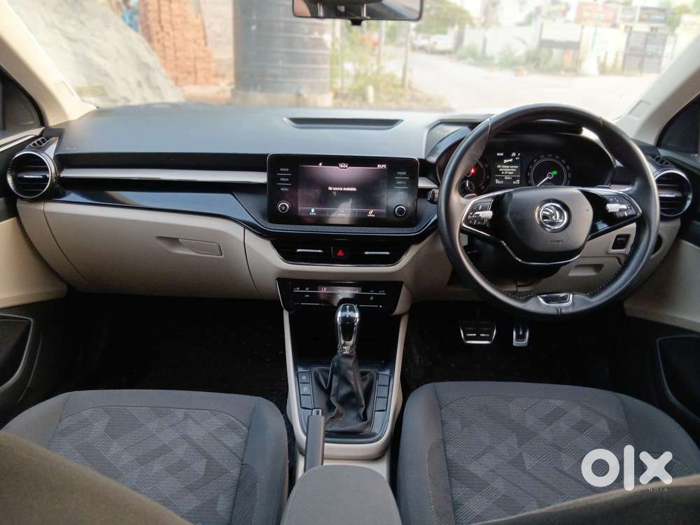 Skoda Slavia 1.0 Tsi Style At, 2023, Petrol