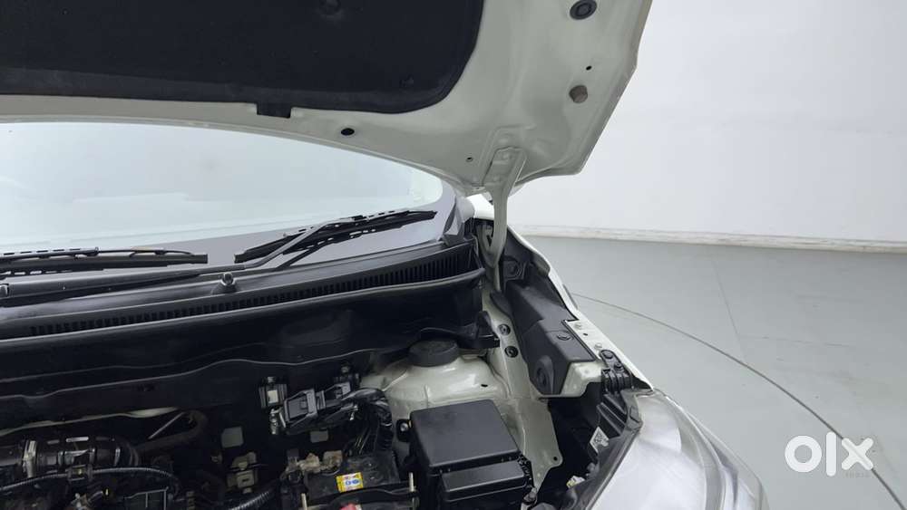 Maruti Suzuki Xl6 1.5 Zeta Mt, 2022, Petrol