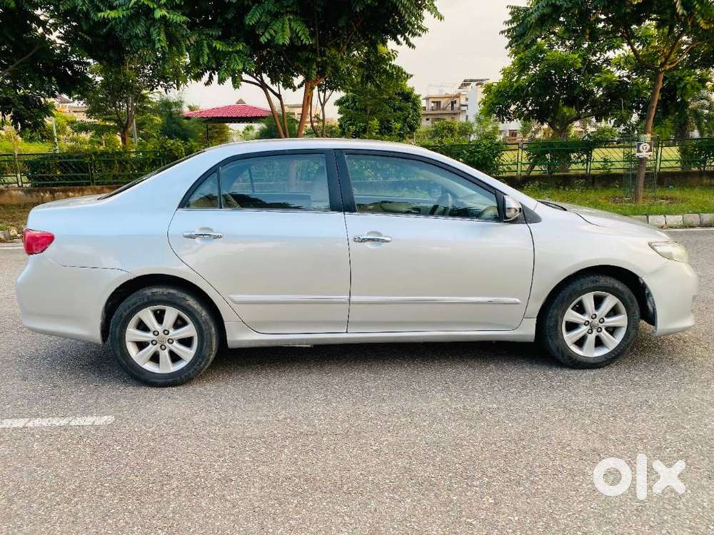 Toyota Corolla Altis 2010-2013 Vl, 2010, Petrol