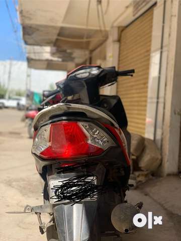 Honda dio red discount colour
