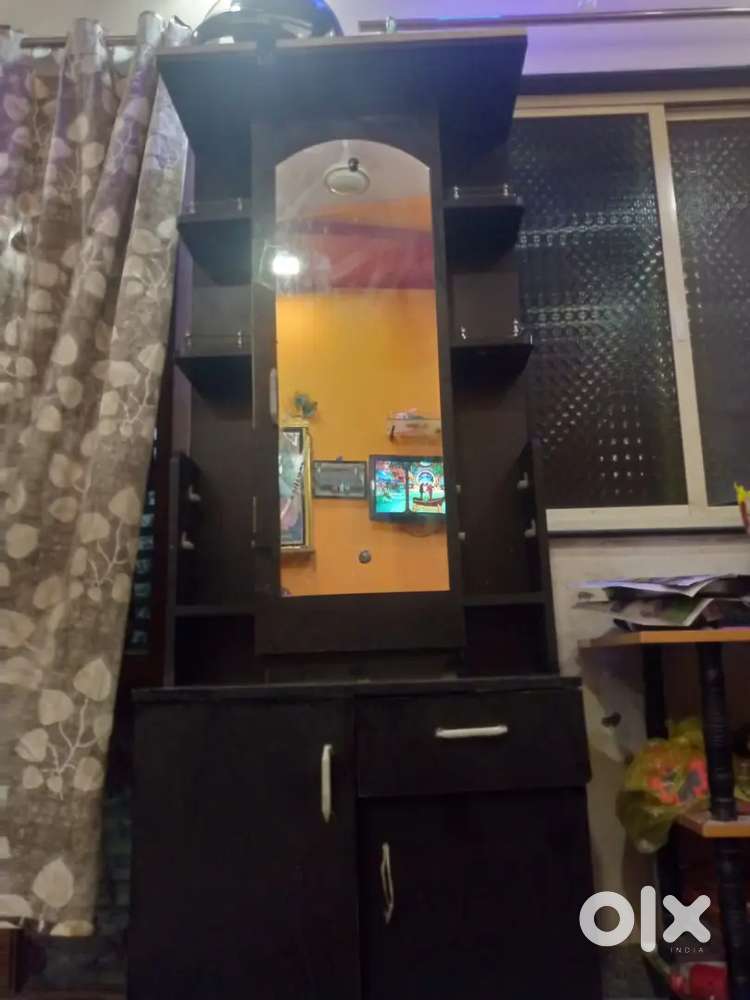 Dressing table