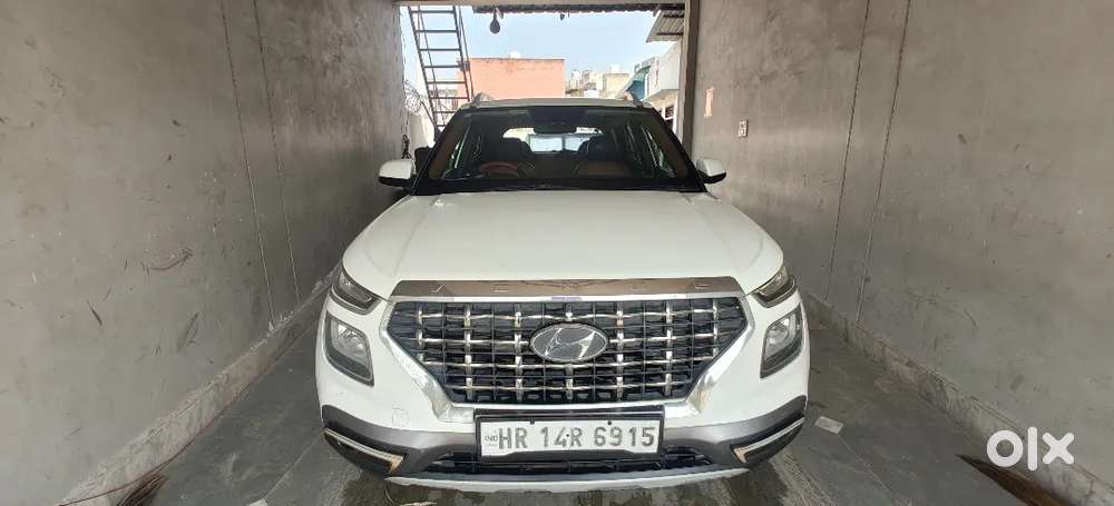 Hyundai Venue 2020 Petrol Well Maintained