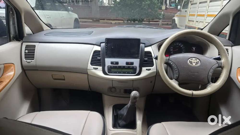 Toyota Innova 2.5 V 2011