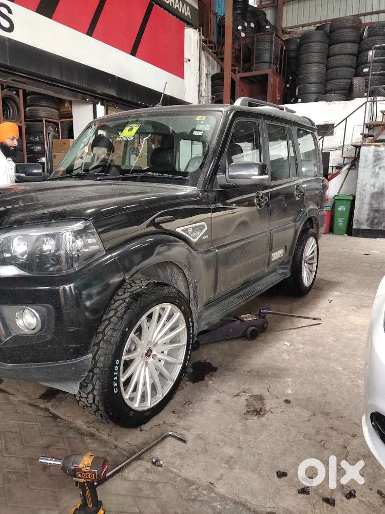 Mahindra Scorpio Classic 2021 Diesel Variant