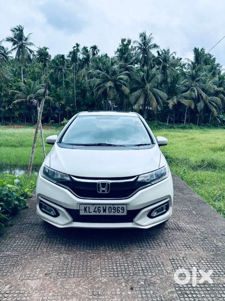 Honda Jazz 2021 Automatic Under Warranty