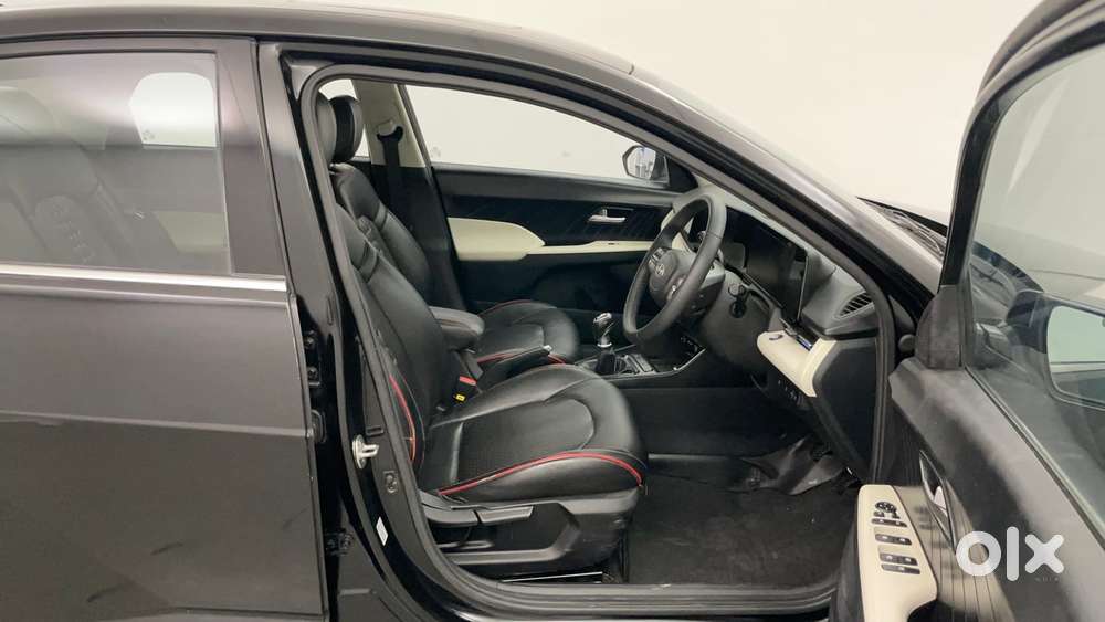Hyundai Verna 1.5 Sx Petrol Mt, 2023, Petrol