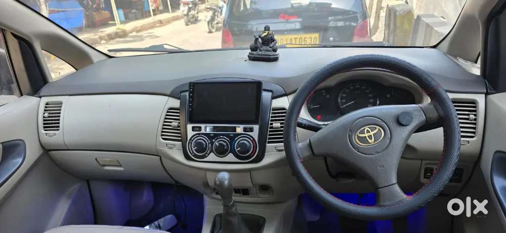 Toyota Innova 2012
