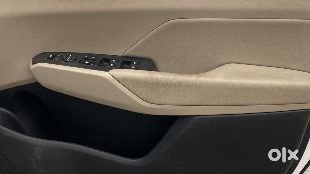 Hyundai Verna 1.6 Sx (o) Vtvt, 2019, Petrol