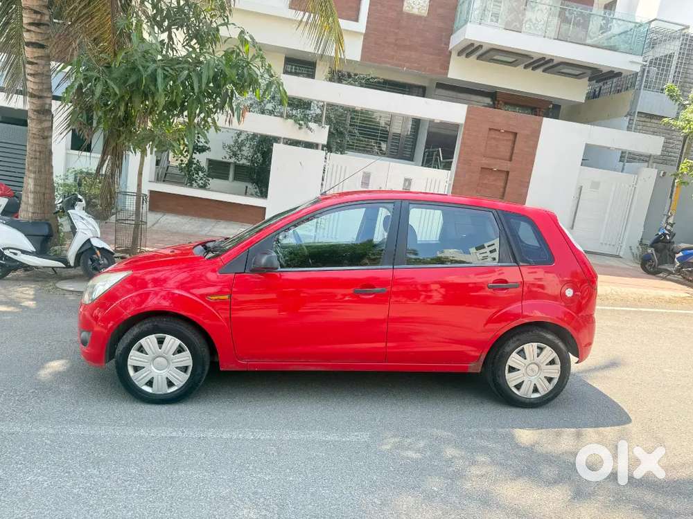 Ford Figo Petrol 2010 Selling The Car Due To Parking Issue