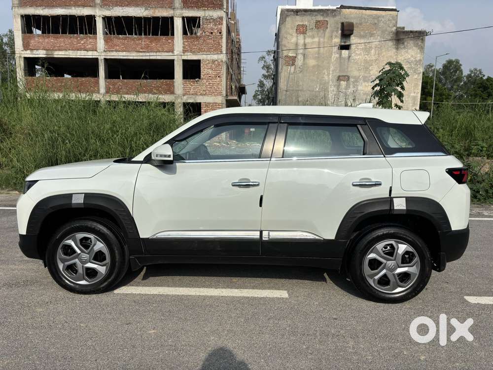 Maruti Suzuki Brezza 1.5 Lxi Smart Hybrid, 2024, Petrol