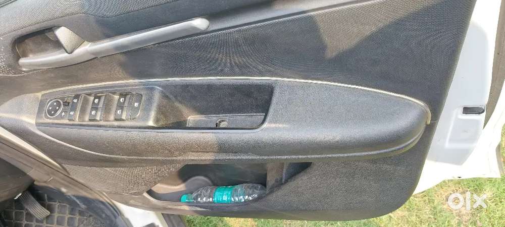 Kia Sonet 2023 Petrol 20000 Km Driven