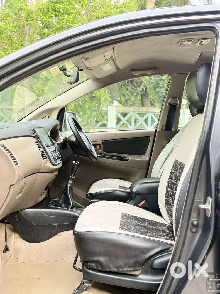 Toyota Innova 2.5 G (diesel) 8 Seater, 2015, Diesel