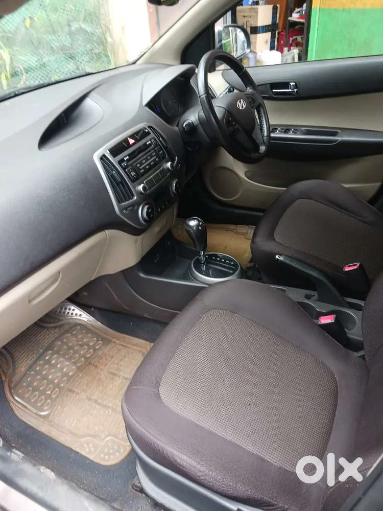 Hyundai I20 Sportz Automatic Petrol 2012