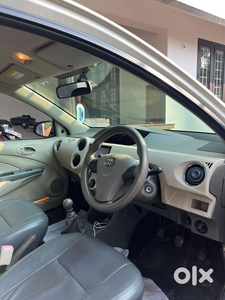 Toyota Etios Liva D 2015