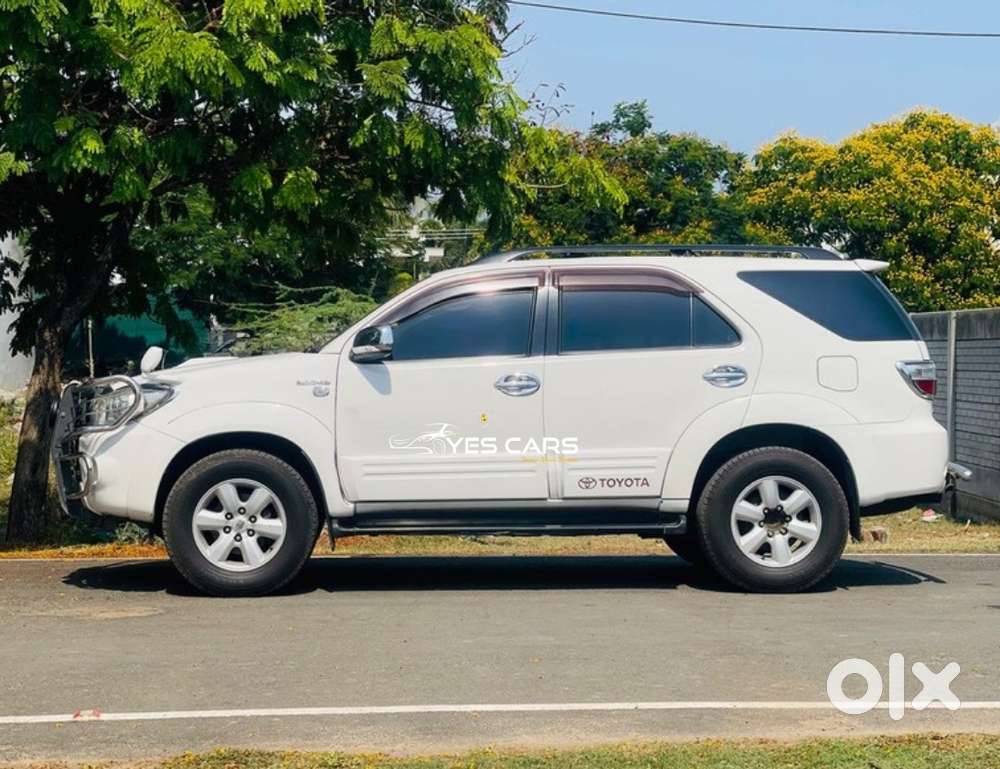 Toyota Fortuner 3.0 4x4 Manual, 2011, Diesel