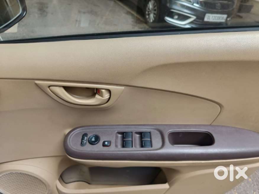 Honda Brio V Automatic, 2013, Petrol