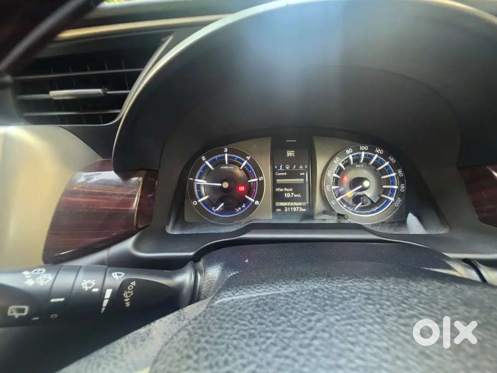 Toyota Innova Crysta 2016 Diesel 210000 Km Driven Show Room Trak  Ex