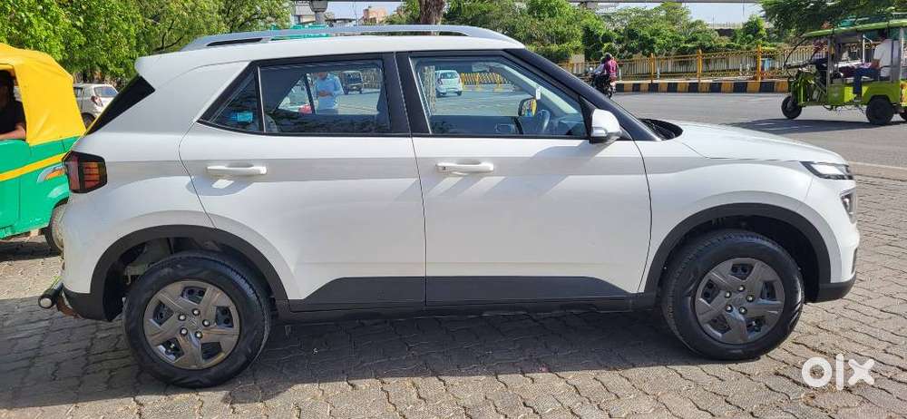 Hyundai Venue S (o) 1.2 Petrol Knight Edition, 2025, Petrol