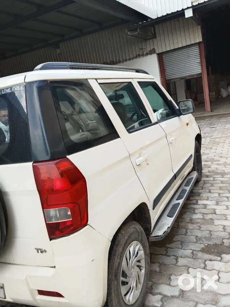 Mahindra Tuv 300 2018 Diesel 303000 Km Driven