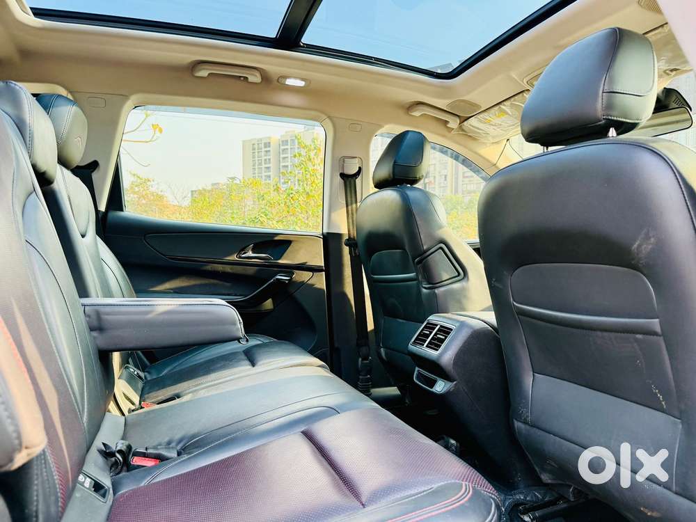 Mahindra Xuv700 2.2 Ax 7 Diesel At Luxury Pack Str Awd, 2024, Diesel