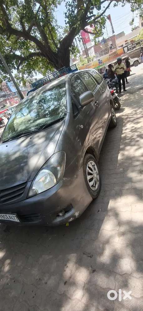 Toyota Innova 2011